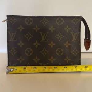 💯 Authentic Louis Vuitton Pouch Toiletry Cosmetic Pochette Clean